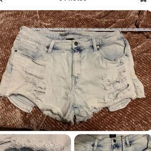 Mossimo high rise short shorts with Crochet lace at pockets womens size 18/34